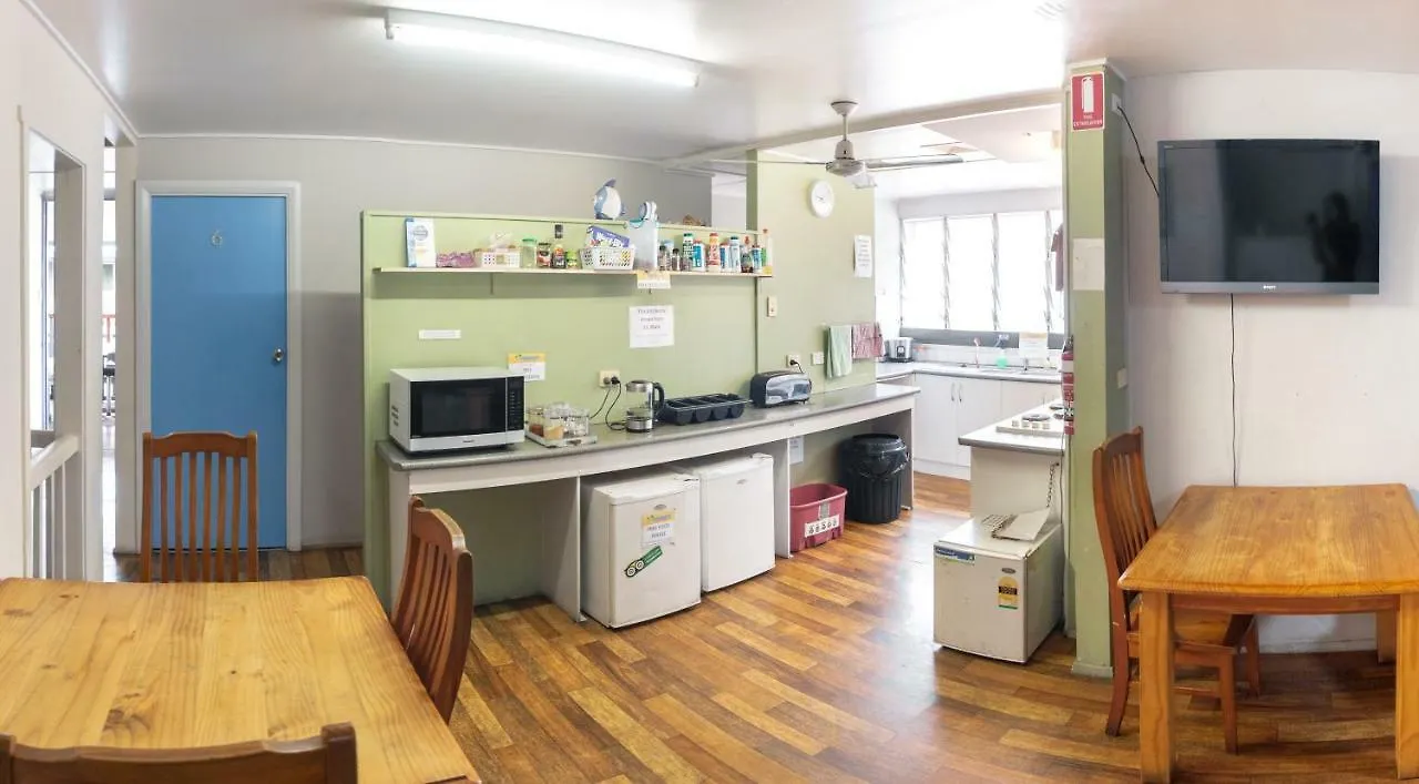 Castaways Backpackers Cairns Hostel