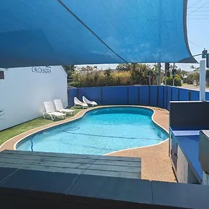 https://moffat-beach-motel-caloundra.hotelssunshinecoast.net